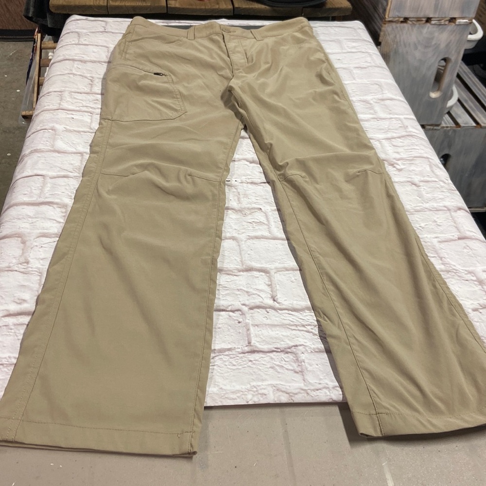 Eddie Bauer Cargo / Hiking Pants